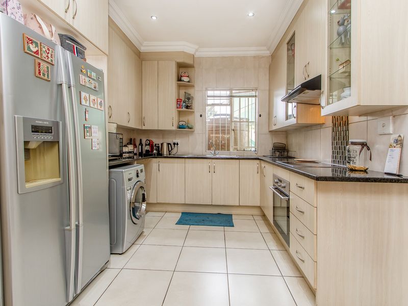 Secure Home in a Small Complex with Solar Back Up Power - Photo 9