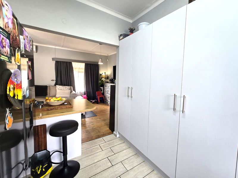 Hot new release! - Photo 6