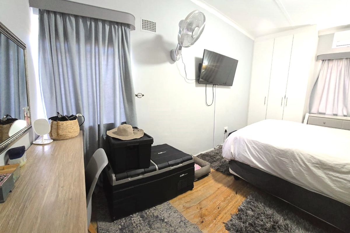 Hot new release! - Photo 4