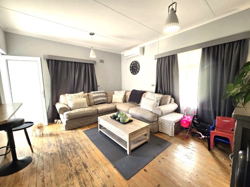 Hot new release! - Photo 2