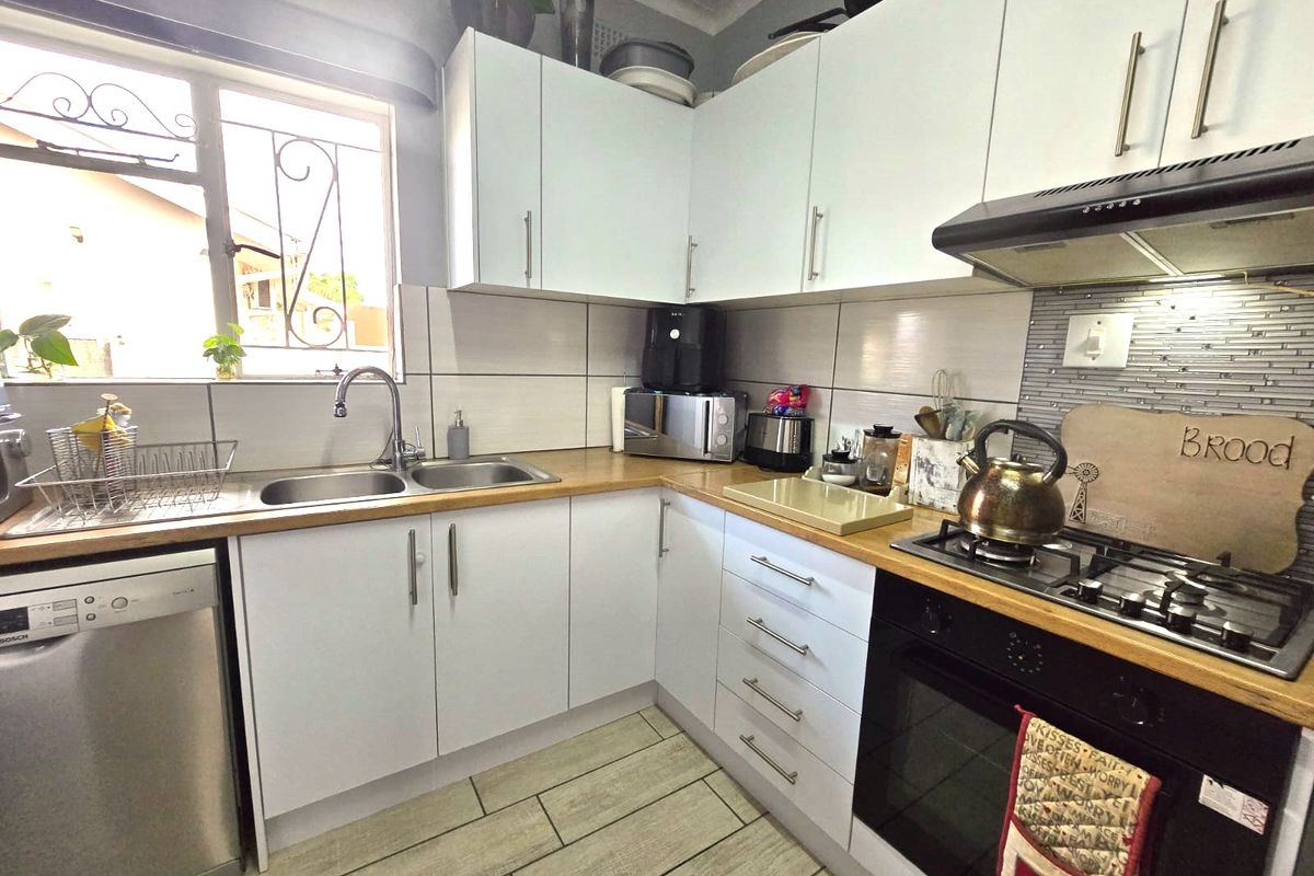 Hot new release! - Photo 3