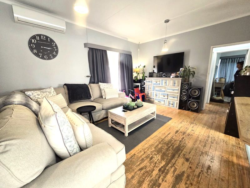 Hot new release! - Photo 10