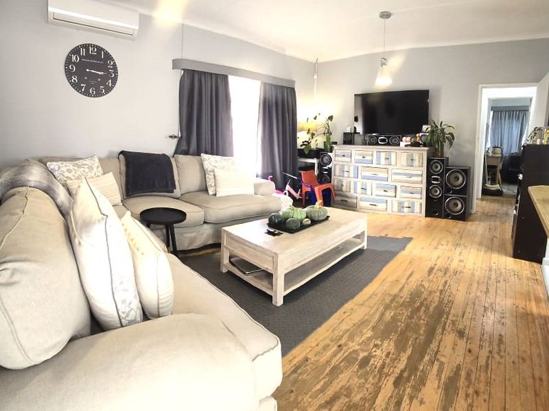 Hot new release! - Photo 9