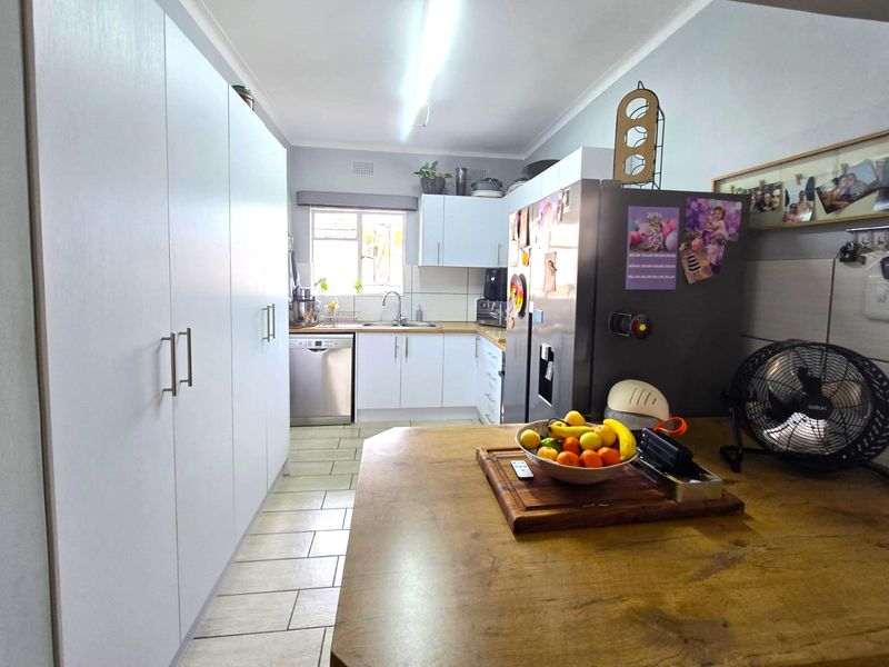 Hot new release! - Photo 9