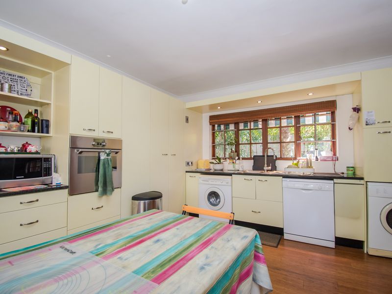 Cute Cape Cottage in established suburb - Photo 7