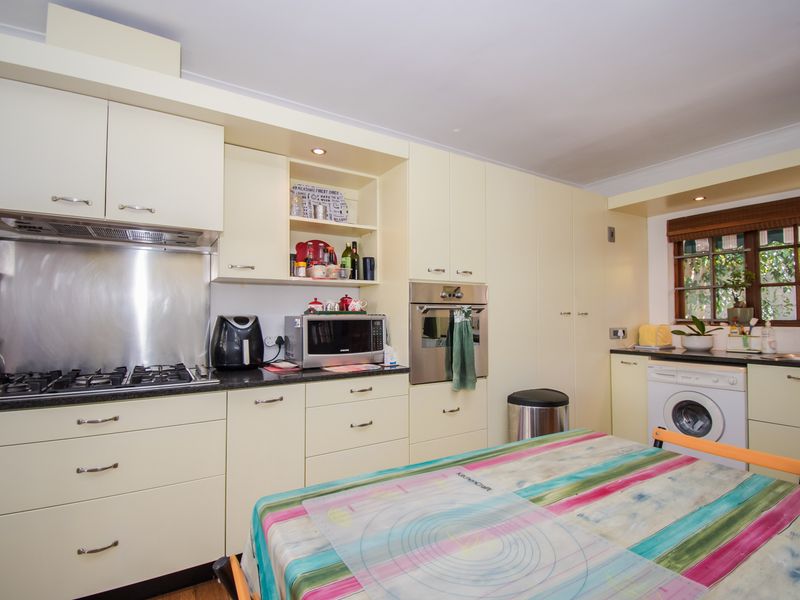 Cute Cape Cottage in established suburb - Photo 6