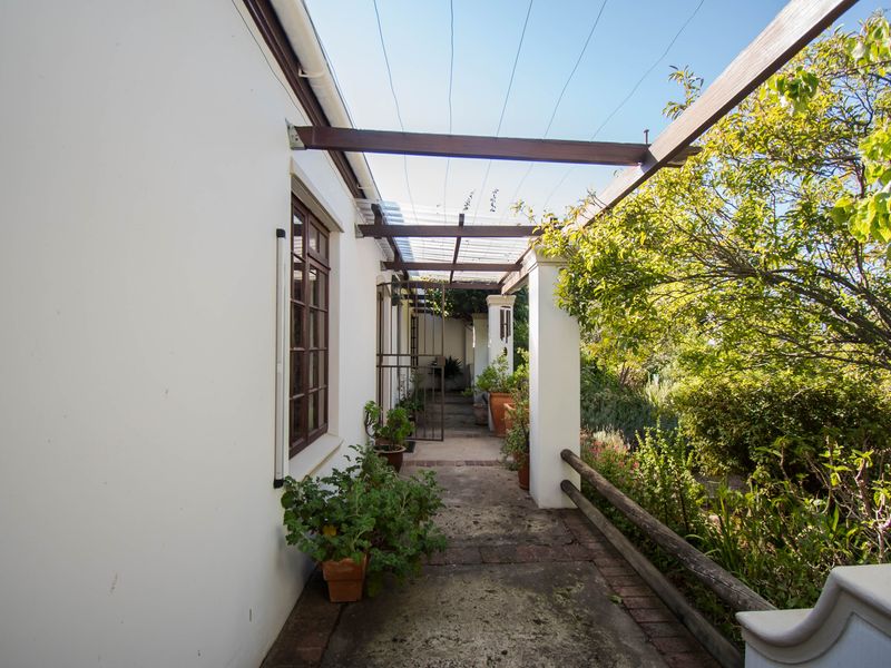 Cute Cape Cottage in established suburb - Photo 3