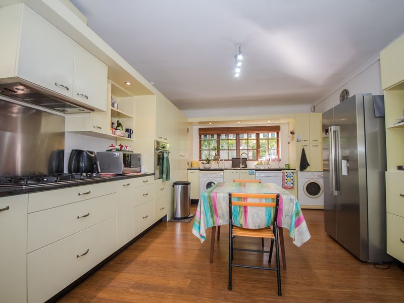 Cute Cape Cottage in established suburb - Photo 5