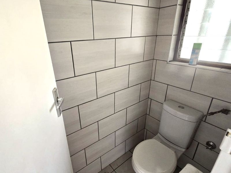 Spacious home to rent in central position - Photo 4