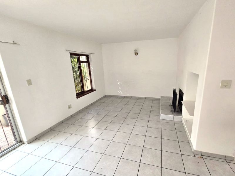 Spacious home to rent in central position - Photo 8