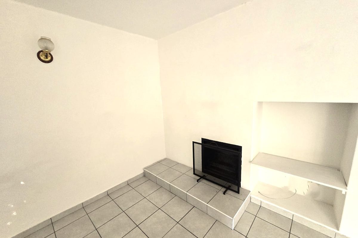 Spacious home to rent in central position - Photo 2
