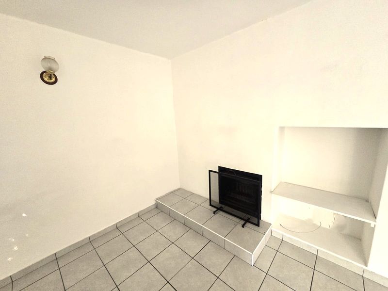 Spacious home to rent in central position - Photo 2