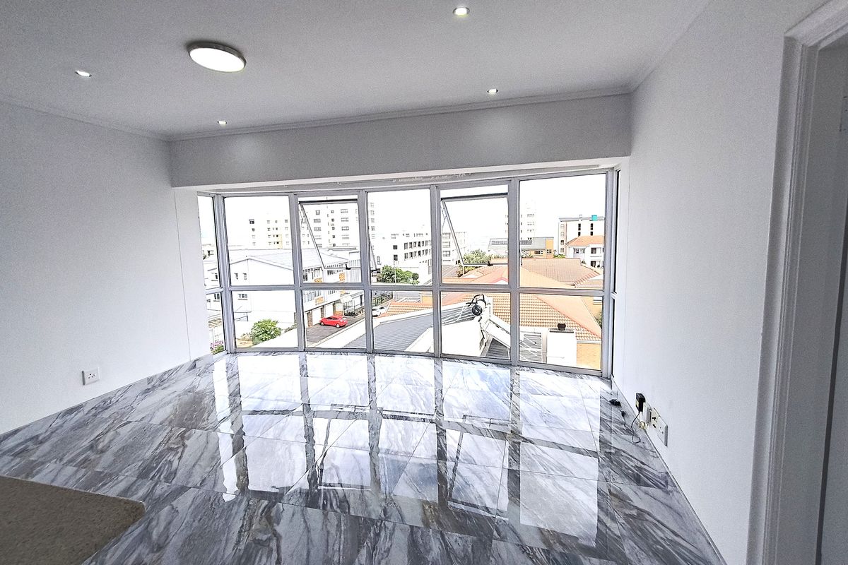 AIRBNB - COASTAL INVESTMENT - PRIME STRAND LOCATION - Photo 3