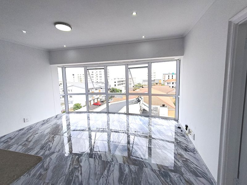 AIRBNB - COASTAL INVESTMENT - PRIME STRAND LOCATION - Photo 3