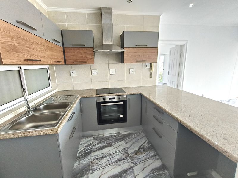 AIRBNB - COASTAL INVESTMENT - PRIME STRAND LOCATION - Photo 5