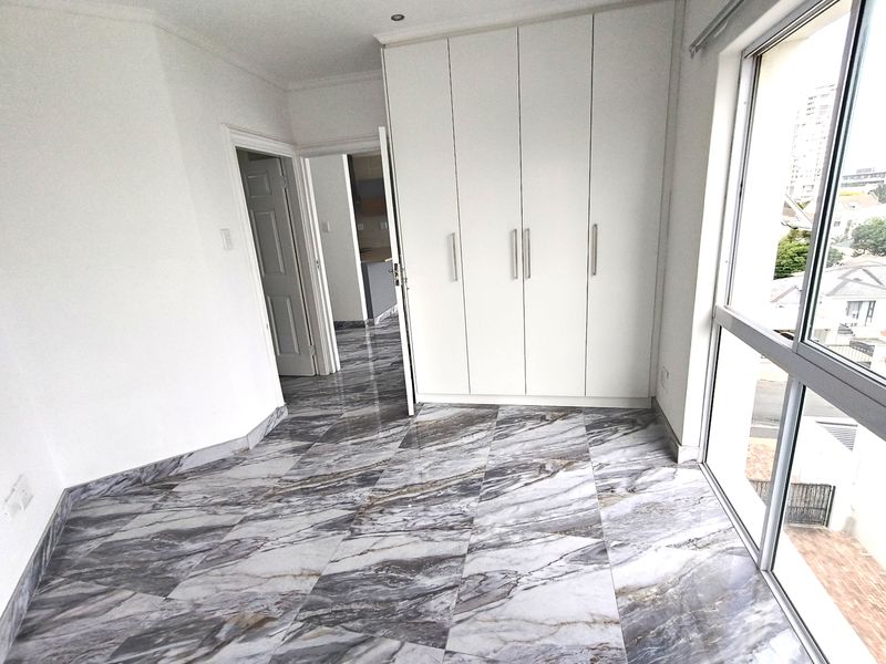 AIRBNB - COASTAL INVESTMENT - PRIME STRAND LOCATION - Photo 9