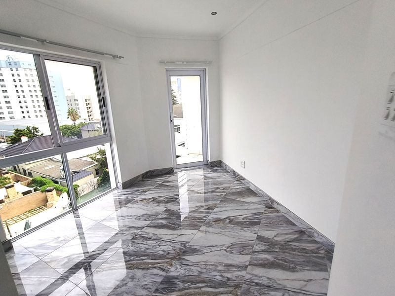 AIRBNB - COASTAL INVESTMENT - PRIME STRAND LOCATION - Photo 8