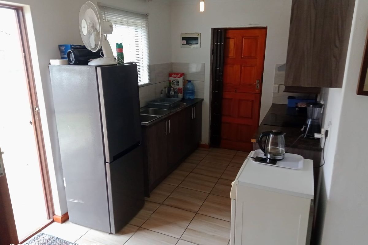 Step Into Homeownership – Affordable 3-Bedroom Gem in Beverly Park, - Photo 2