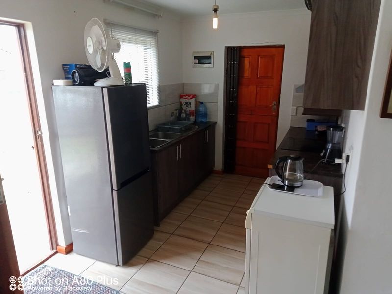 Step Into Homeownership – Affordable 3-Bedroom Gem in Beverly Park, - Photo 2