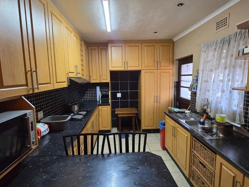 House For Sale In Kraaifontein - Photo 5