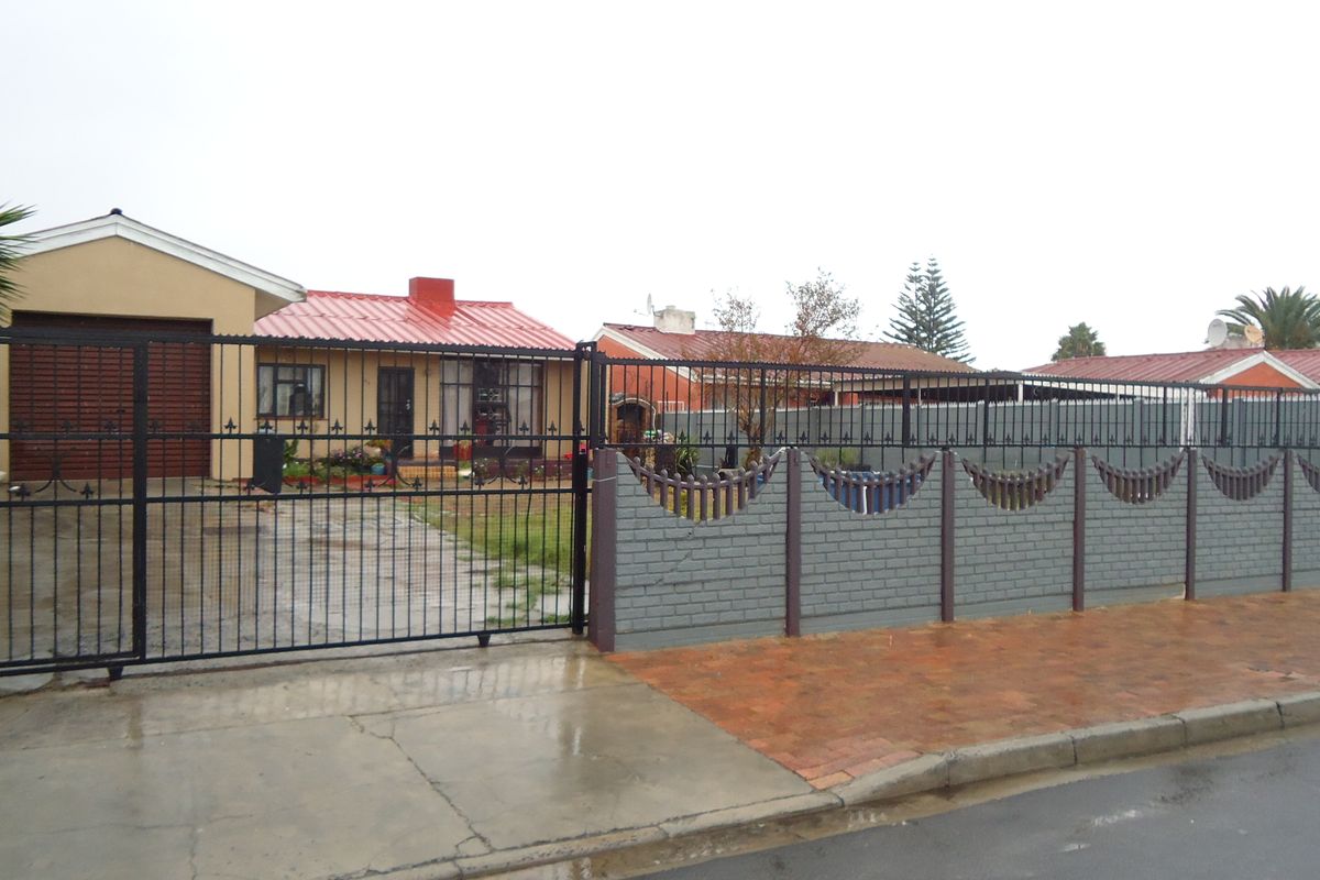 House For Sale In Kraaifontein - Photo 2