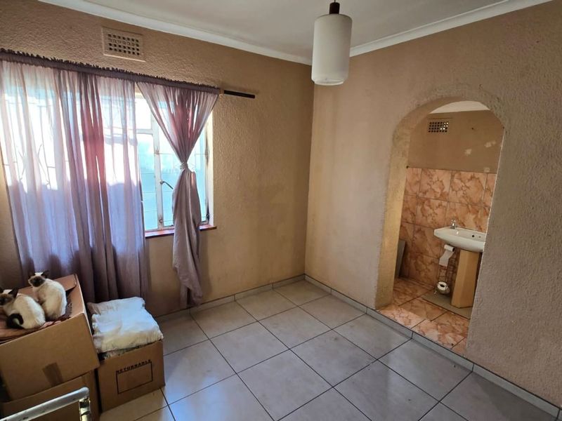 House For Sale In Kraaifontein - Photo 7