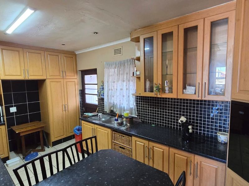 House For Sale In Kraaifontein - Photo 6