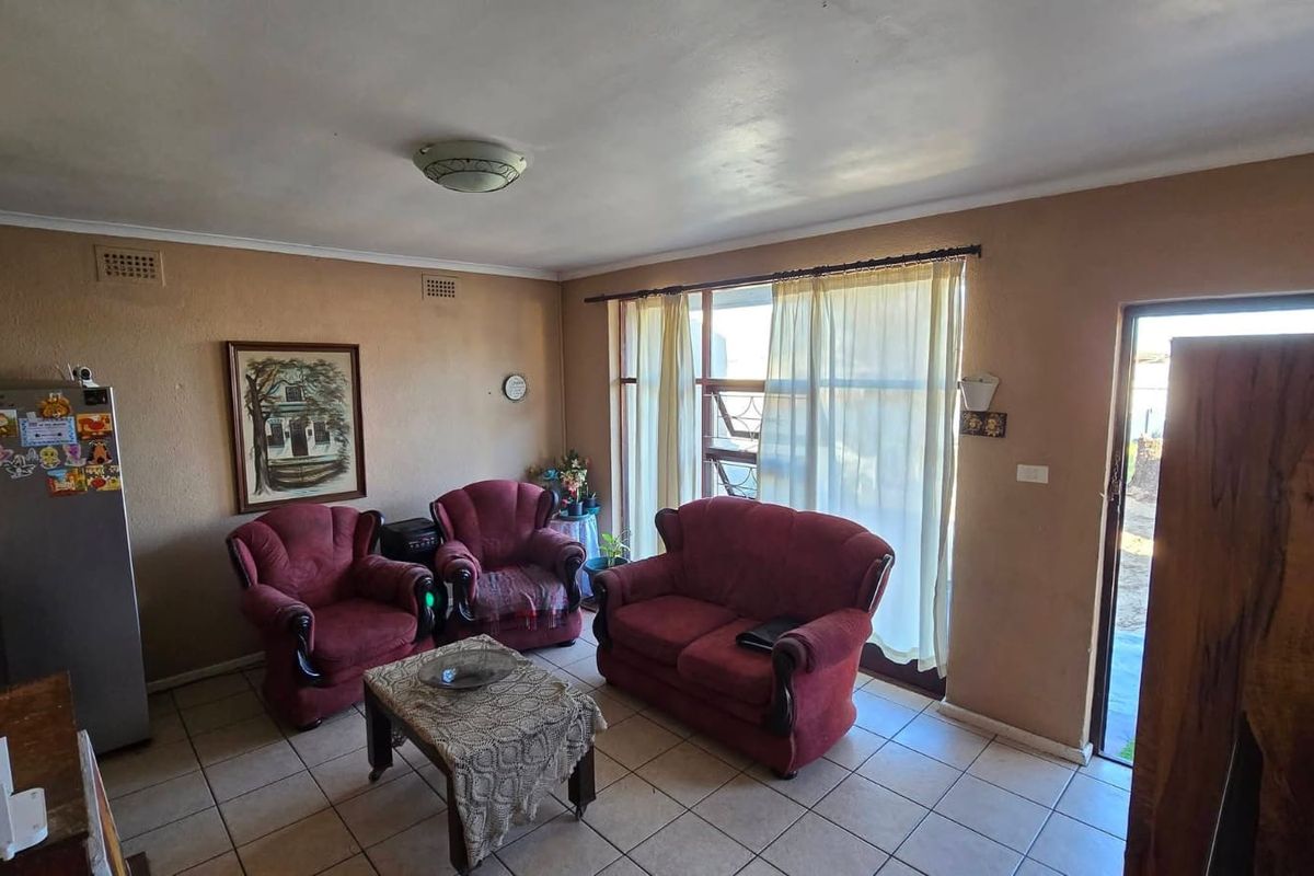 House For Sale In Kraaifontein - Photo 4