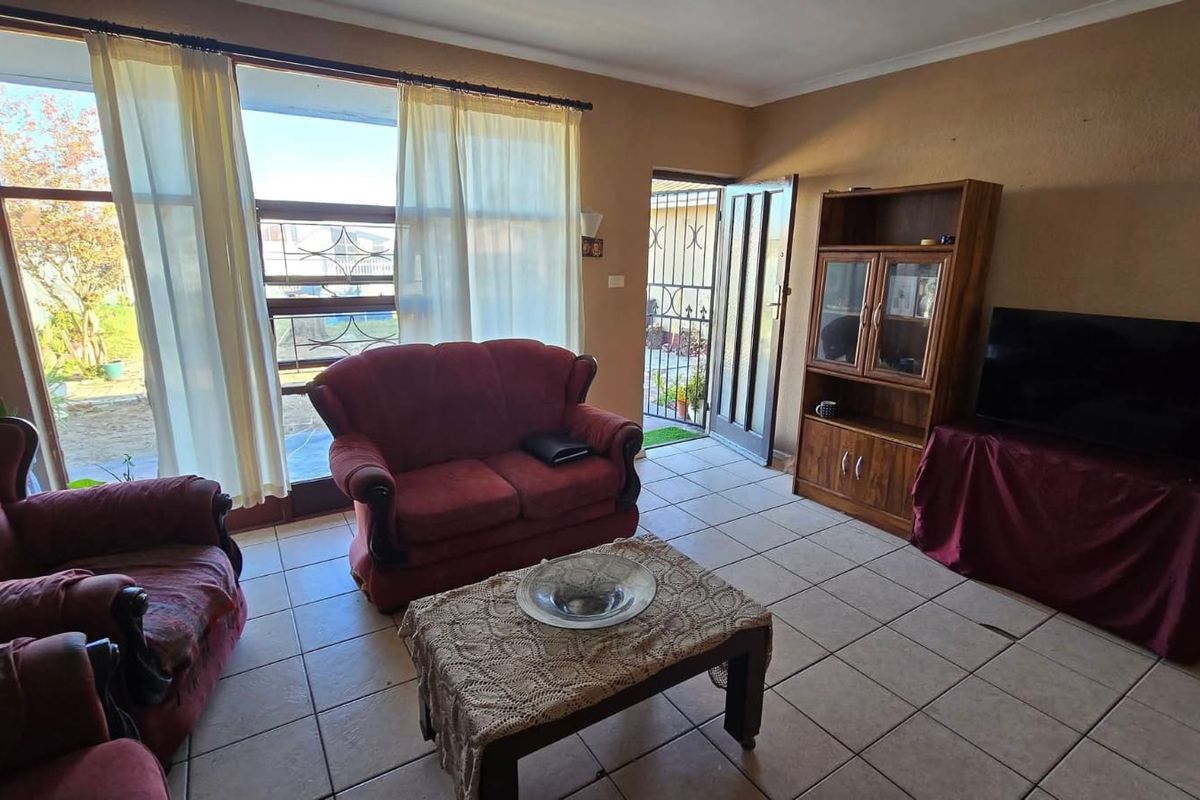 House For Sale In Kraaifontein - Photo 3