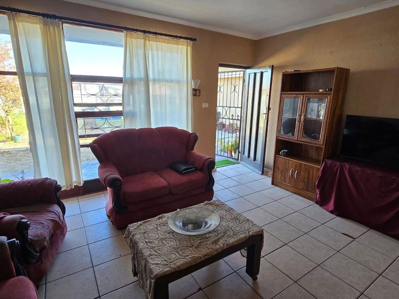 House For Sale In Kraaifontein - Photo 3