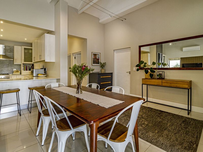 Immaculate,move-in ready home in exclusive estate - Photo 10