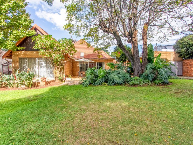 Versatile Multi-Unit Property with Excellent Rental Income Potential - Photo 3