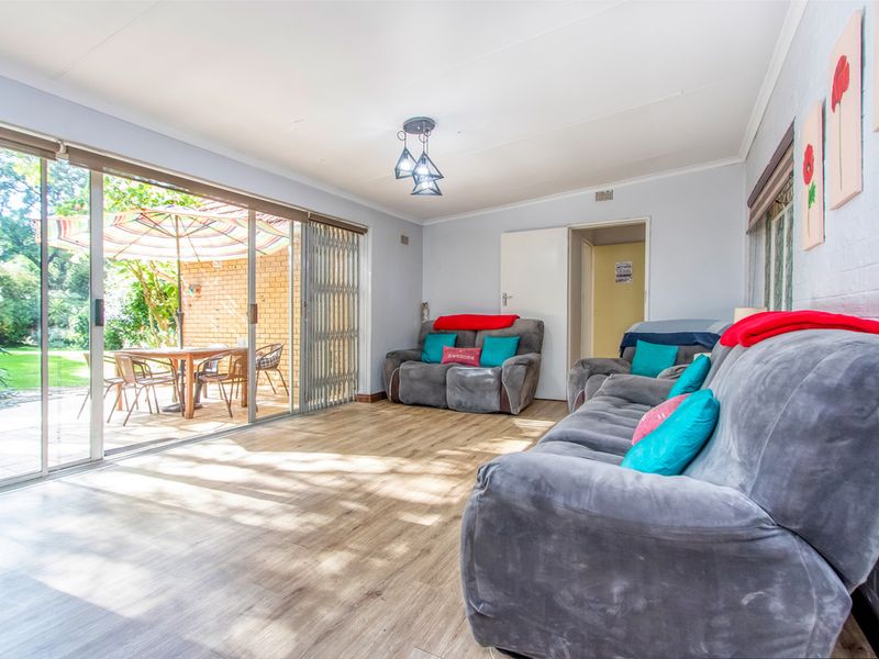 Versatile Multi-Unit Property with Excellent Rental Income Potential - Photo 10