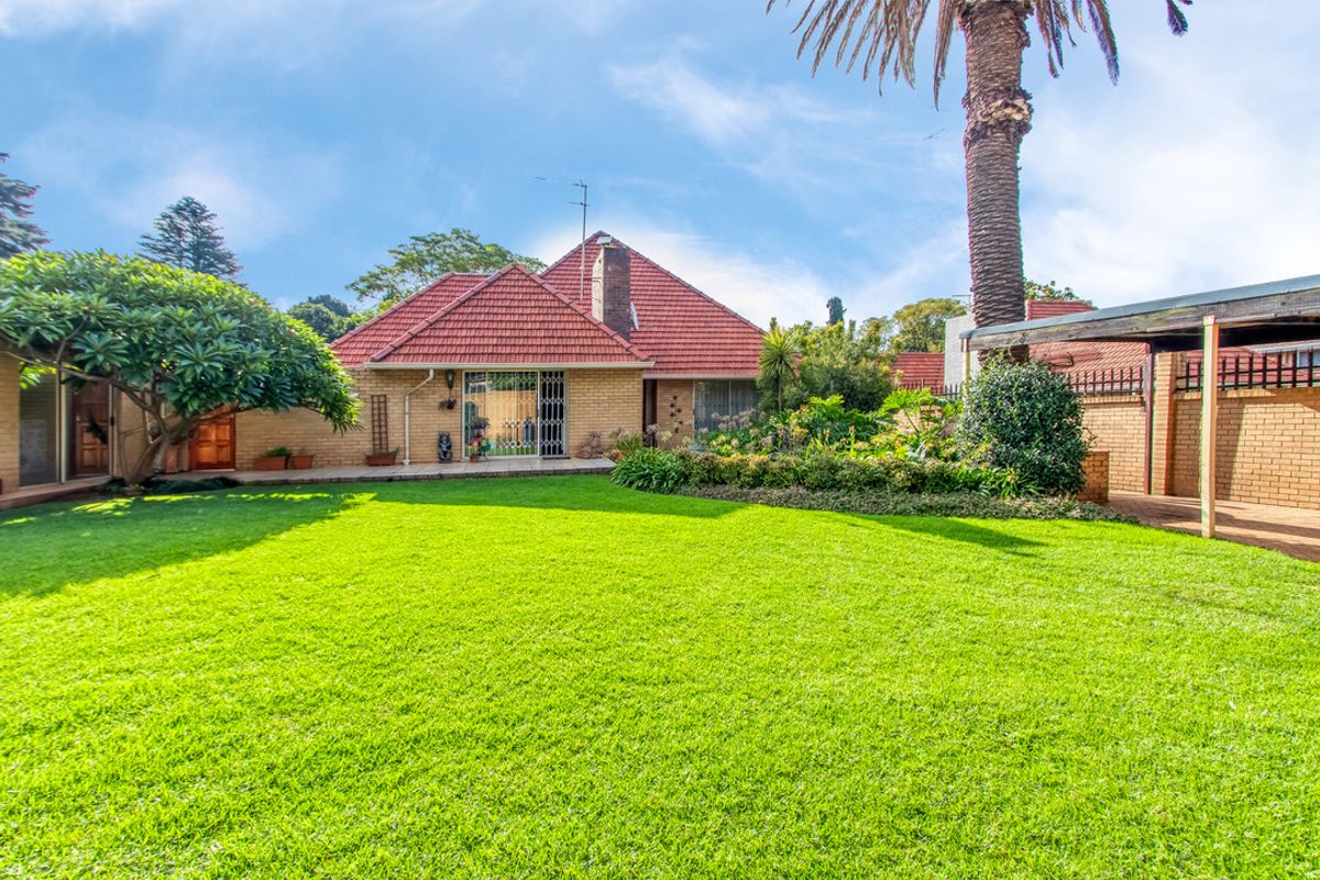 Versatile Multi-Unit Property with Excellent Rental Income Potential - Photo 2