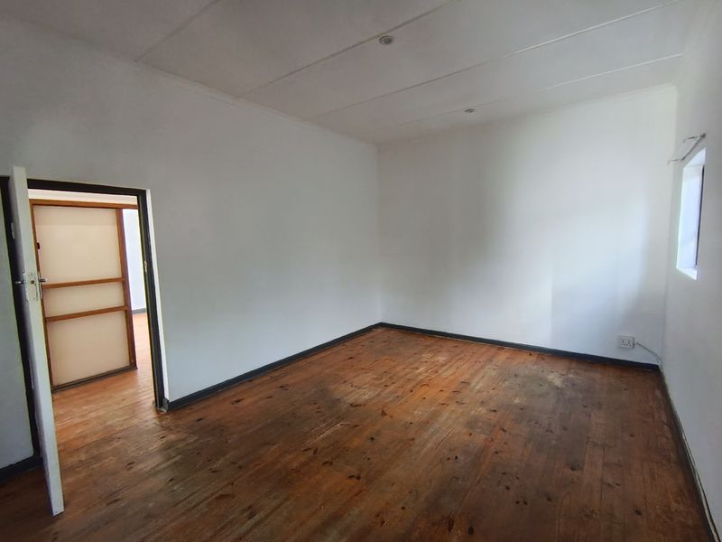 Walk to the beach, live in comfort, and enjoy space for the whole family.(pet friendly) - Photo 9