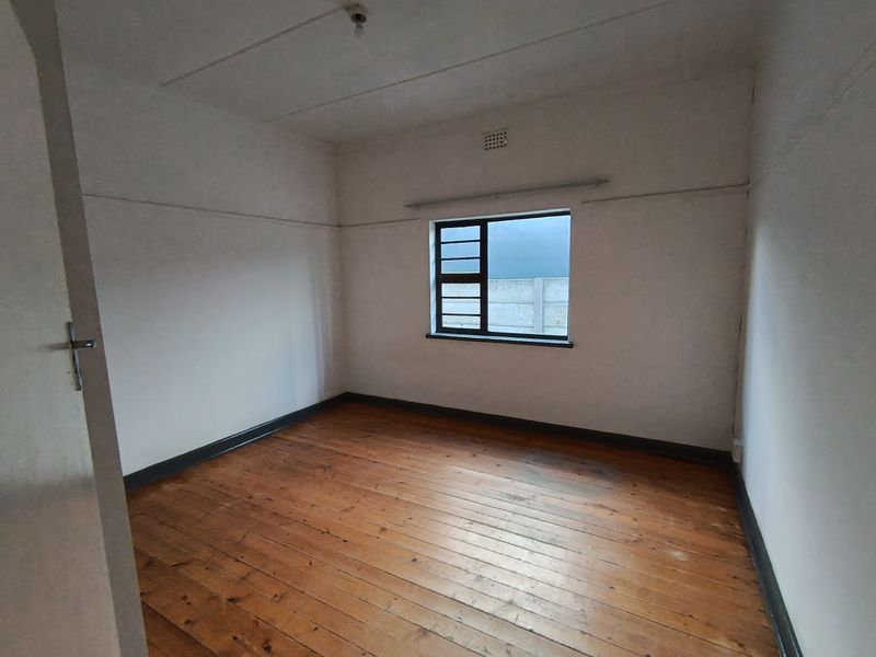 Walk to the beach, live in comfort, and enjoy space for the whole family.(pet friendly) - Photo 8