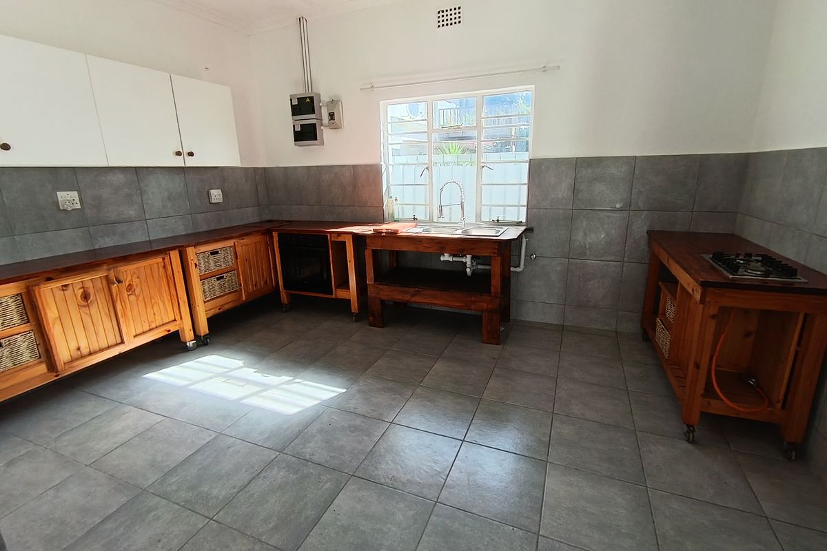 Walk to the beach, live in comfort, and enjoy space for the whole family.(pet friendly) - Photo 5