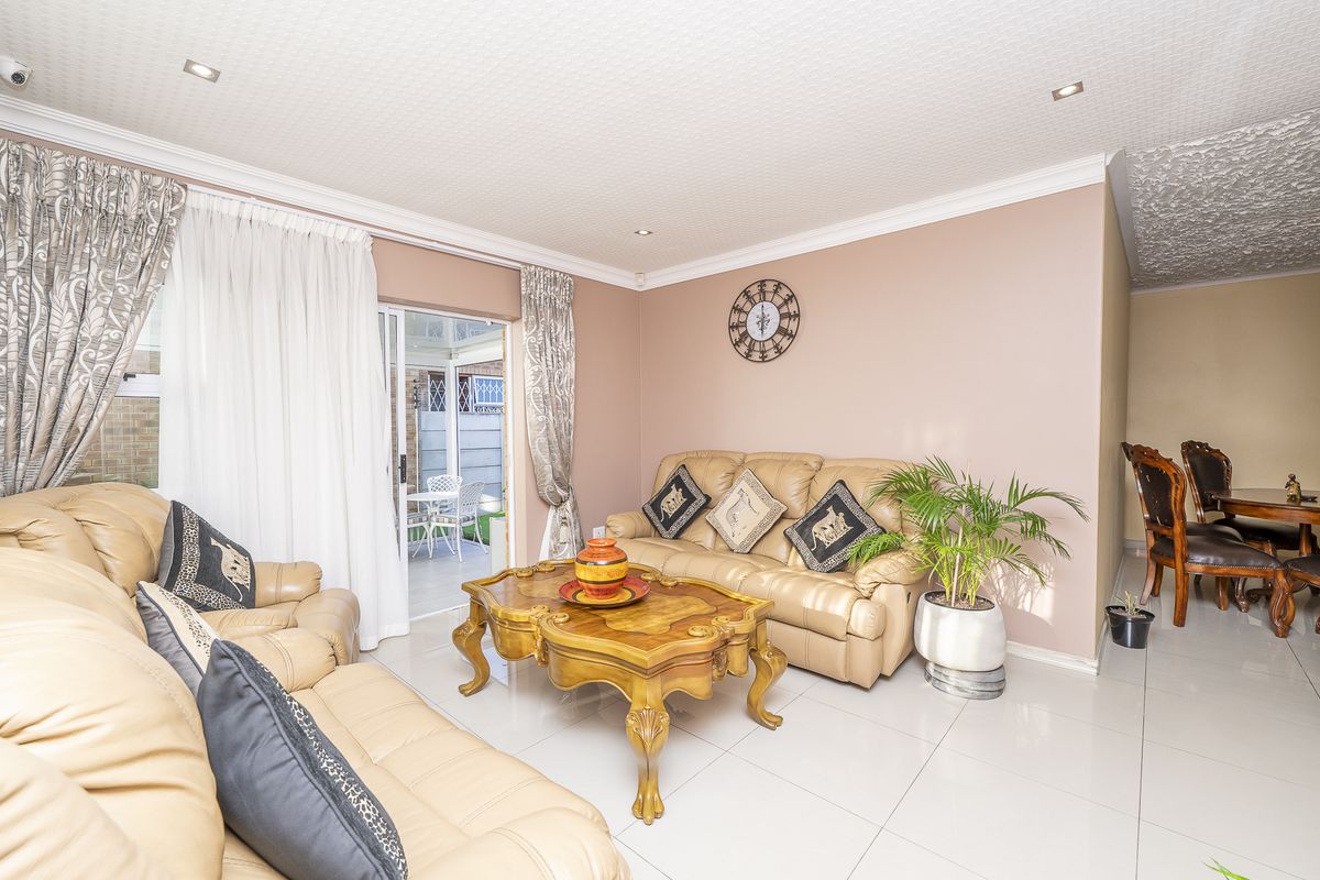 House For Sale In Kuils River - Photo 5