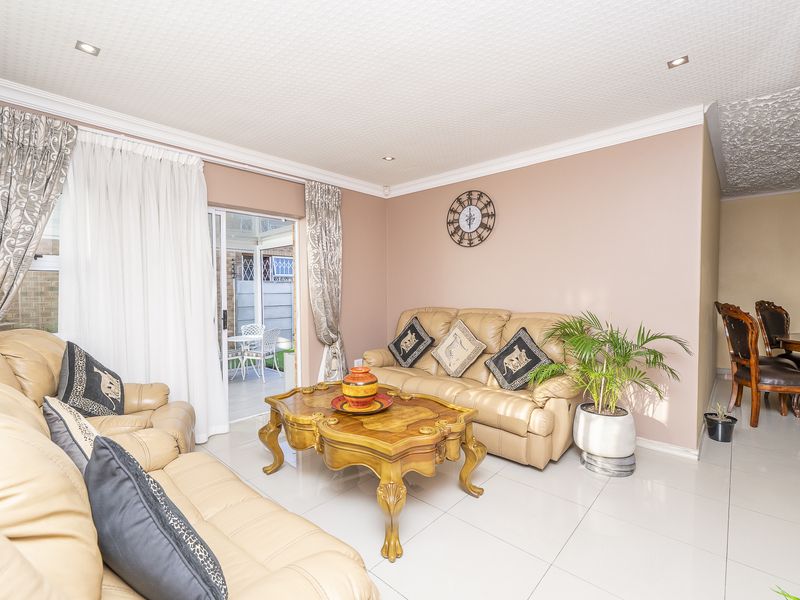 House For Sale In Kuils River - Photo 5
