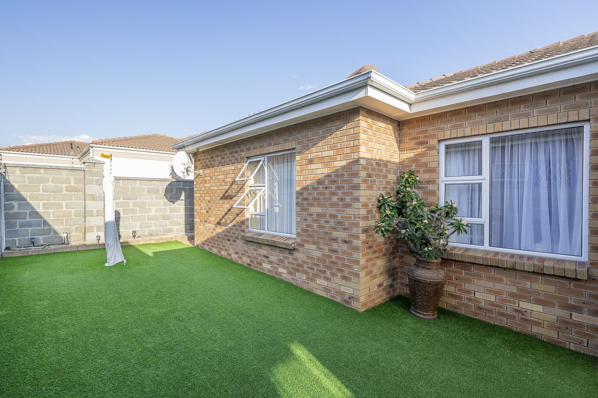 House For Sale In Kuils River - Photo 3