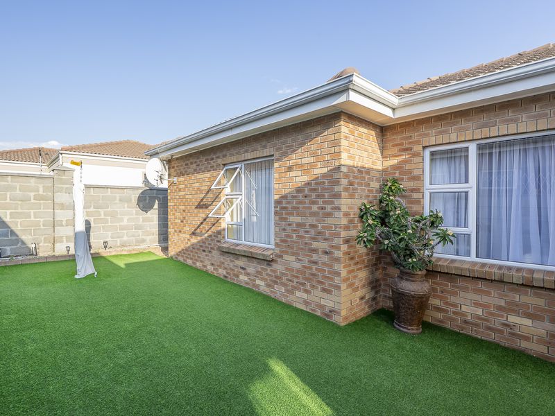 House For Sale In Kuils River - Photo 3