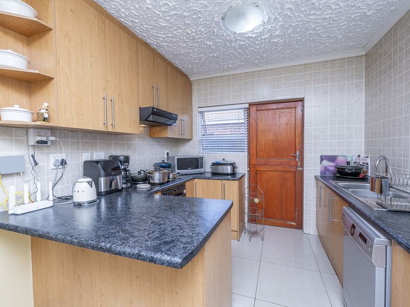 House For Sale In Kuils River - Photo 9