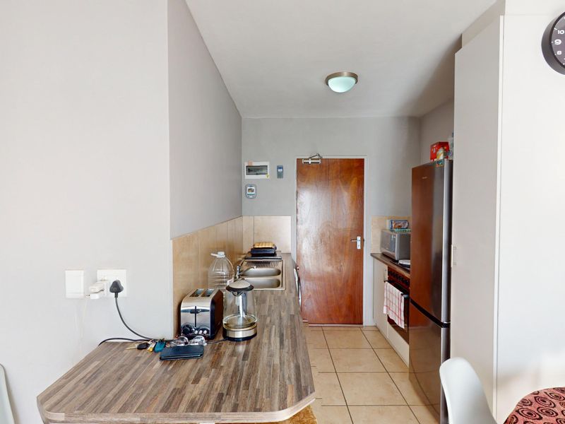 North-Facing Ground Floor Apartment for Sale with 2 Parking areas. - Photo 7