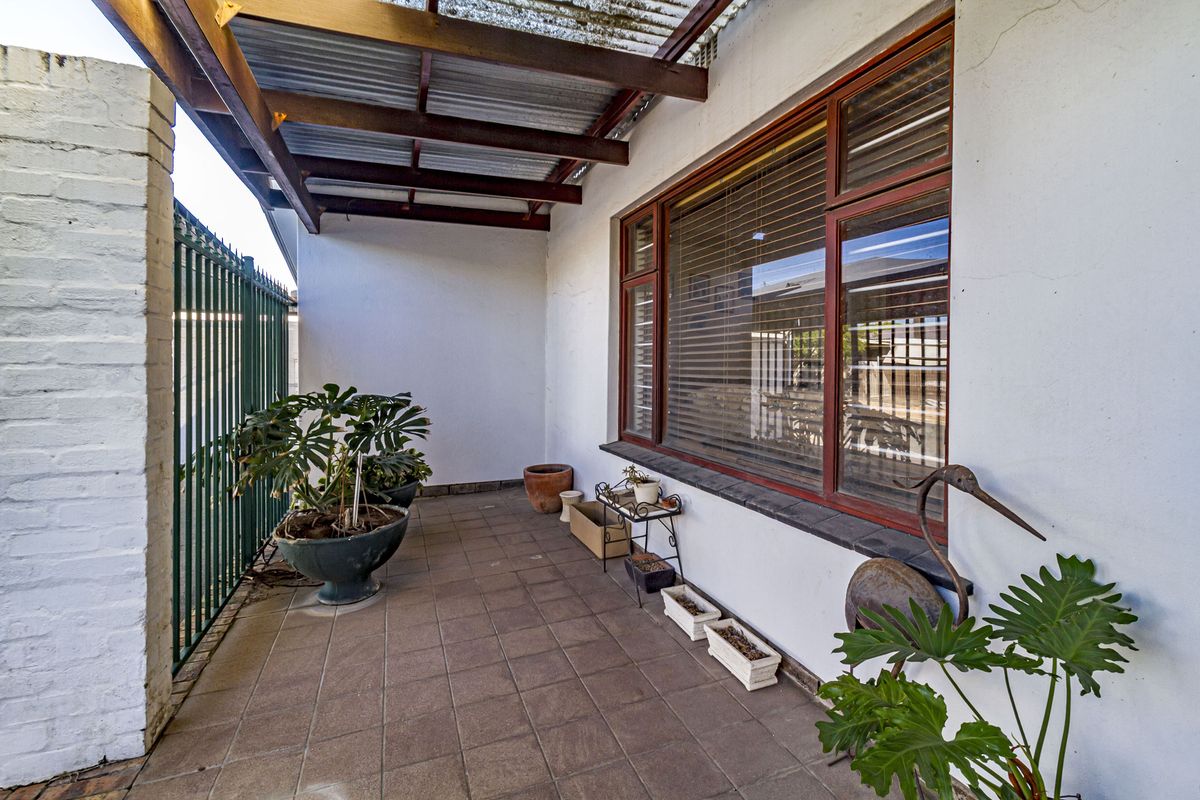 SPACE, CHARM & PRIME LOCATION IN LOCHNERHOF, STRAND - Photo 5