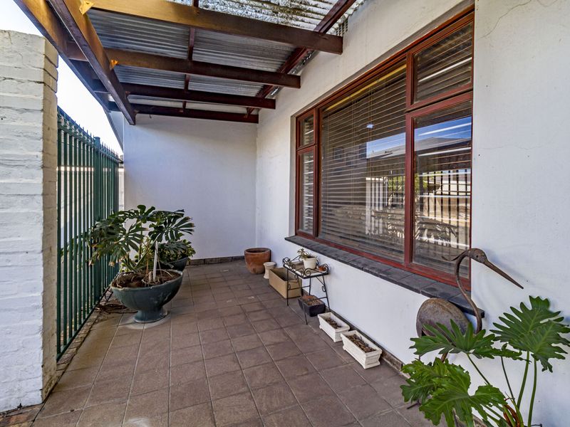 SPACE, CHARM & PRIME LOCATION IN LOCHNERHOF, STRAND - Photo 5