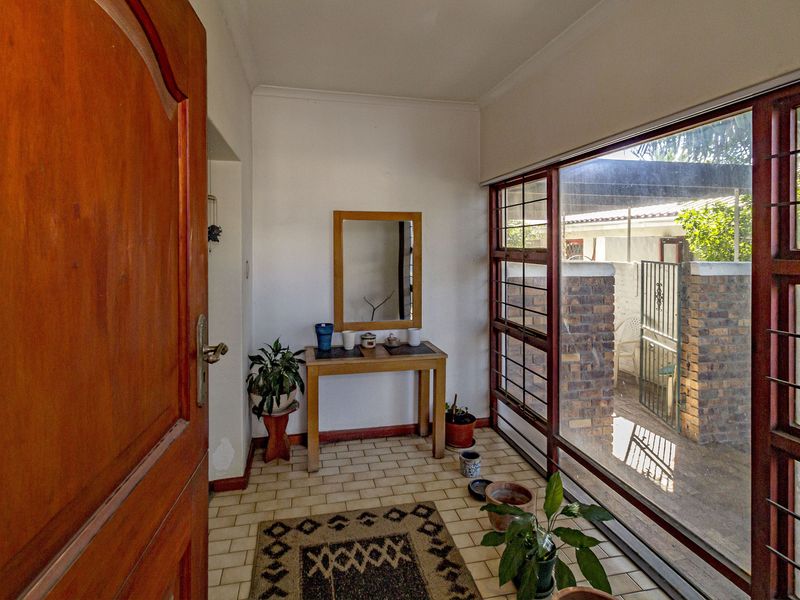 SPACE, CHARM & PRIME LOCATION IN LOCHNERHOF, STRAND - Photo 7
