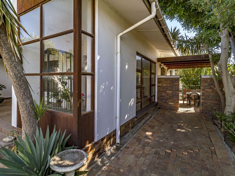 SPACE, CHARM & PRIME LOCATION IN LOCHNERHOF, STRAND - Photo 6