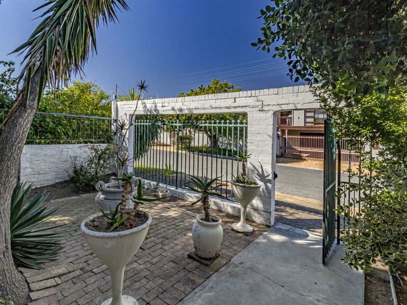 SPACE, CHARM & PRIME LOCATION IN LOCHNERHOF, STRAND - Photo 4