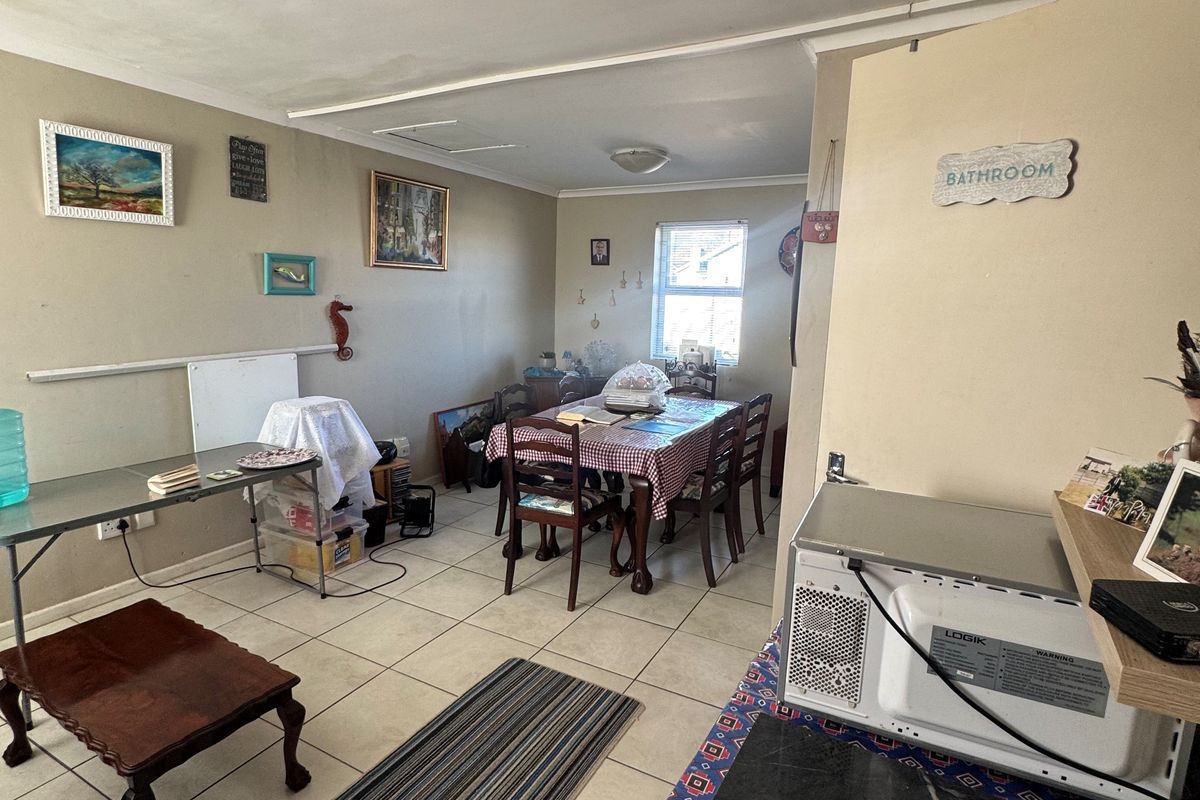 Exclusive Mandate – Comfortable Coastal Living with Mountain Views in Fountainhill, Gansbaai - Photo 4