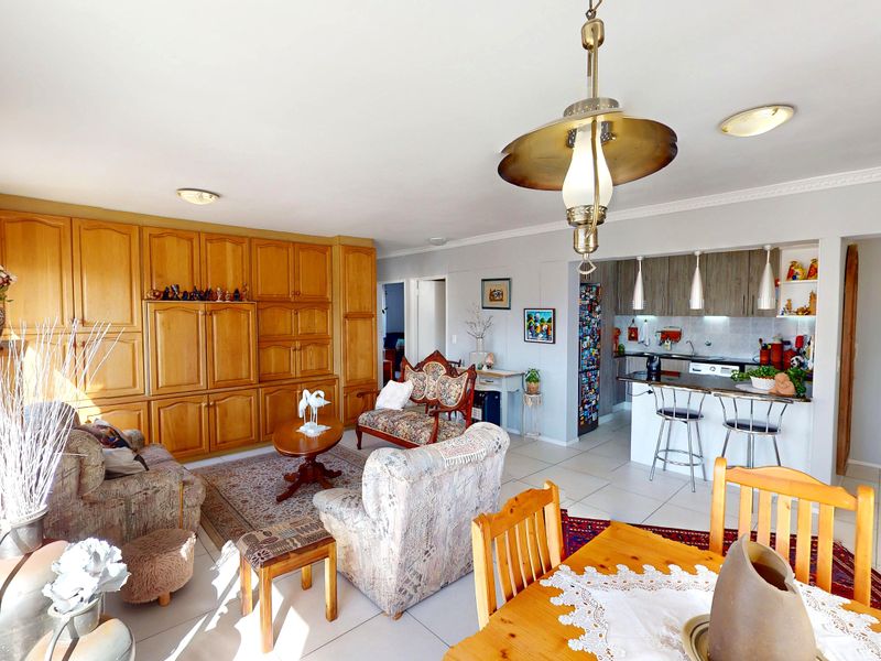 Immaculate 2 Bedroom Apartment Close To Strand Beach - Photo 4